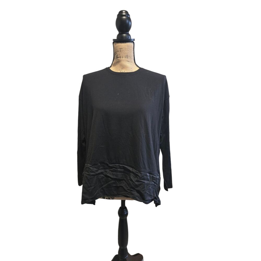 Lululemon black long sleeve top with bottom band, size 6